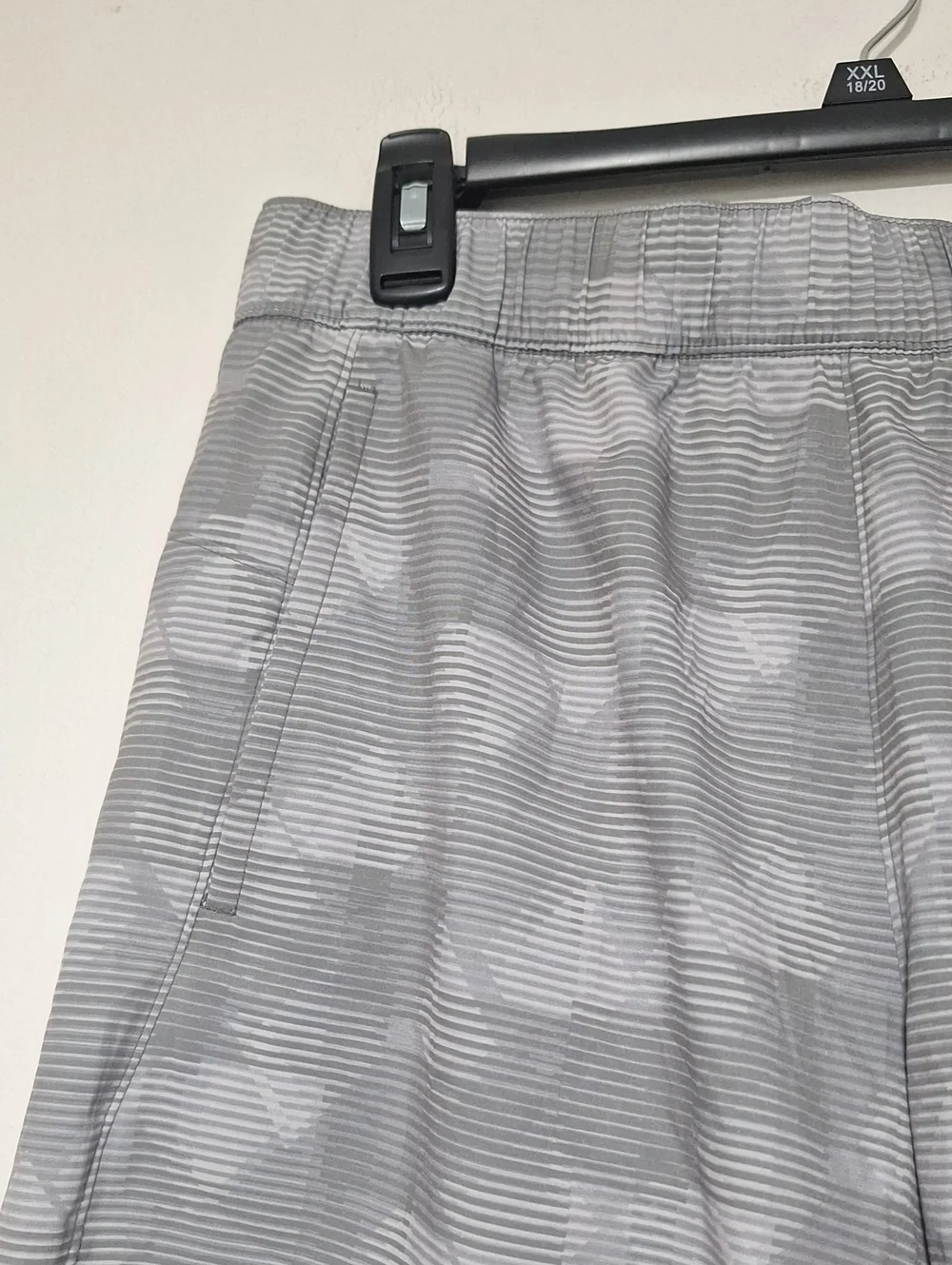 Old Navy Light Gray Striped Casual Athletics Shorts Medium